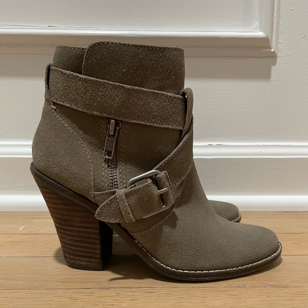 Dolce Vita • Heeled Booties